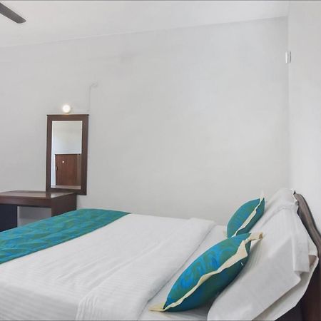 Oyo 13581 Hotel Raj Madikeri Esterno foto
