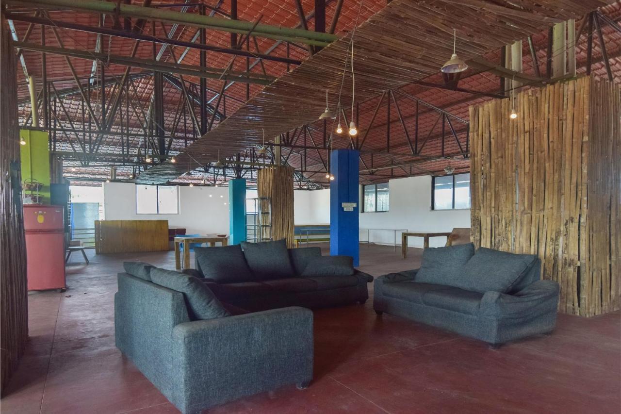 Oyo 13581 Hotel Raj Madikeri Esterno foto