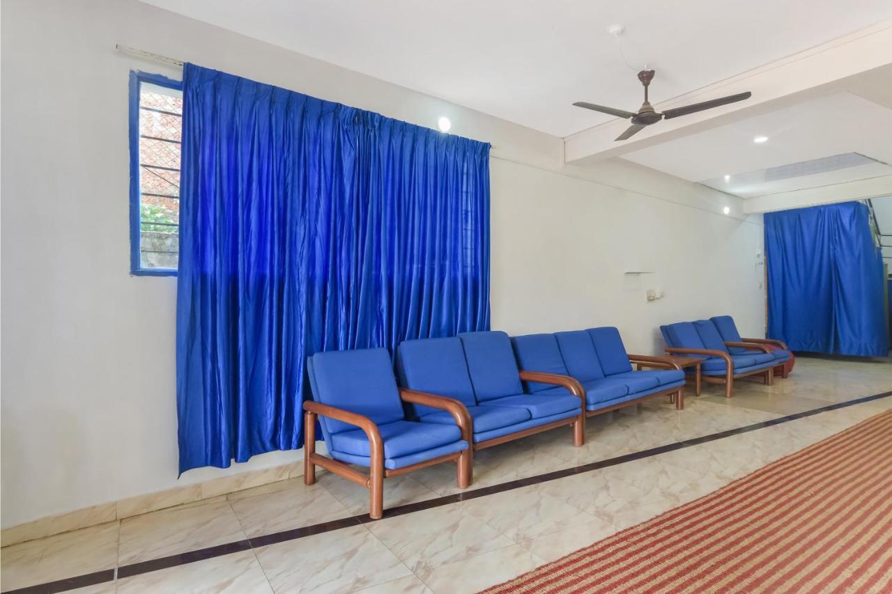 Oyo 13581 Hotel Raj Madikeri Esterno foto