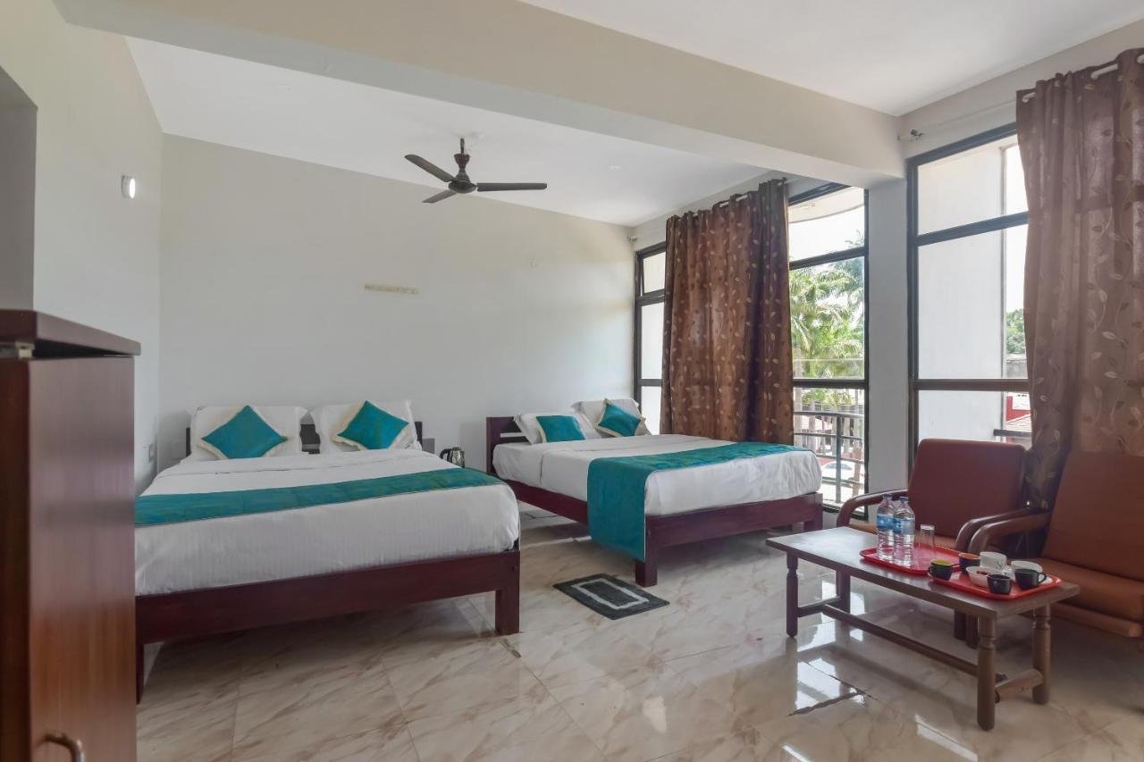 Oyo 13581 Hotel Raj Madikeri Esterno foto