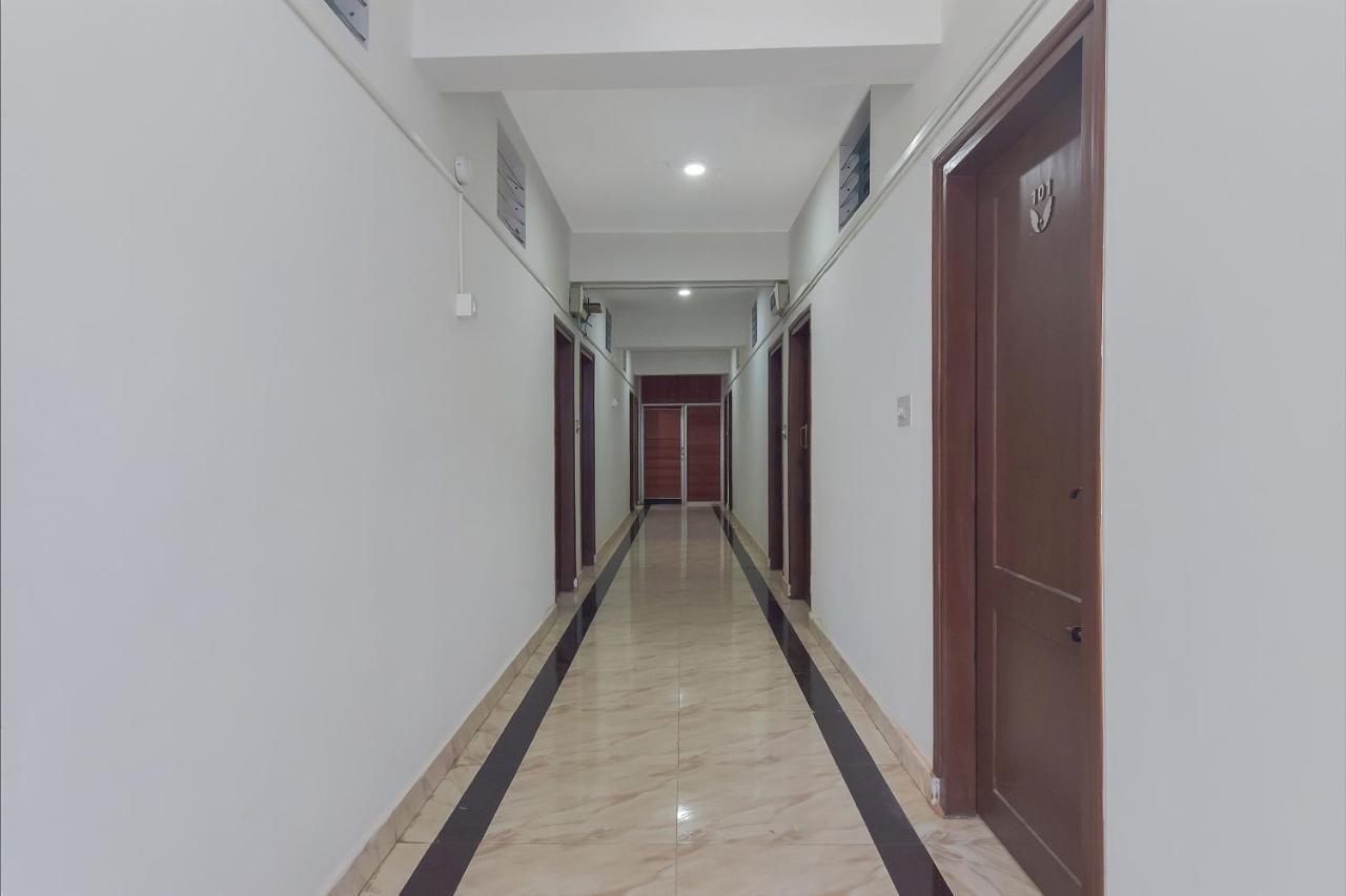 Oyo 13581 Hotel Raj Madikeri Esterno foto