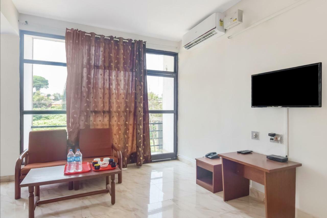 Oyo 13581 Hotel Raj Madikeri Esterno foto