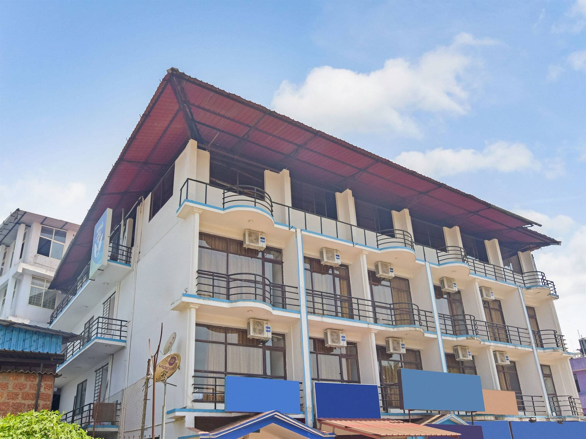 Oyo 13581 Hotel Raj Madikeri Esterno foto